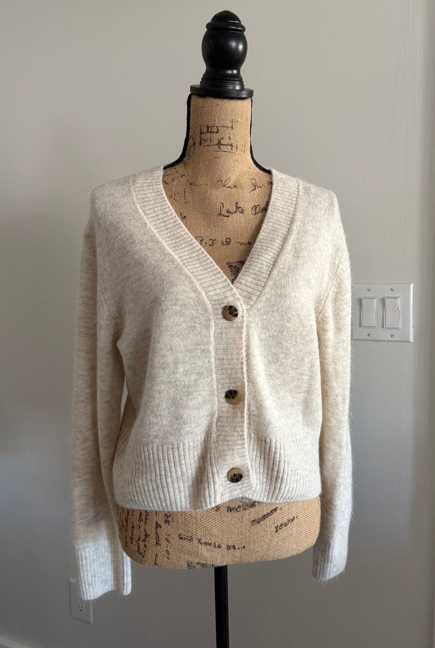 CeCe Women’s V Neck Cropped Cardigan Size Large